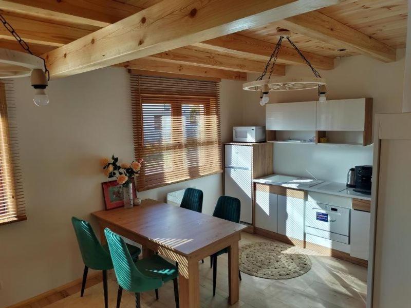 Kalinowy Sad Domki Z Jacuzzi I Sauna Mikołajki Eksteriør billede