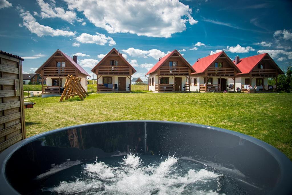 Kalinowy Sad Domki Z Jacuzzi I Sauna Mikołajki Eksteriør billede